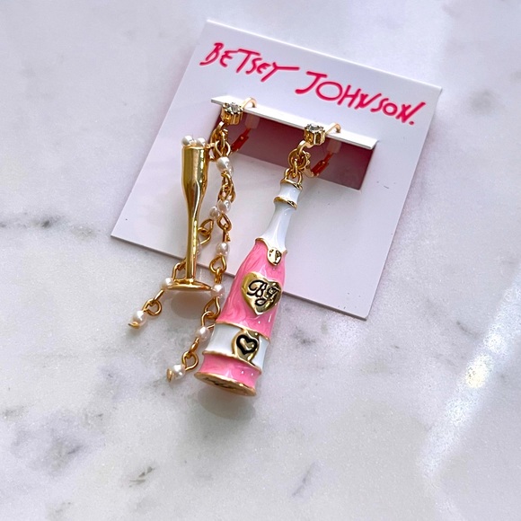 New Betsey Johnson Champagne Mismatch Linear Earrings - Picture 5 of 9